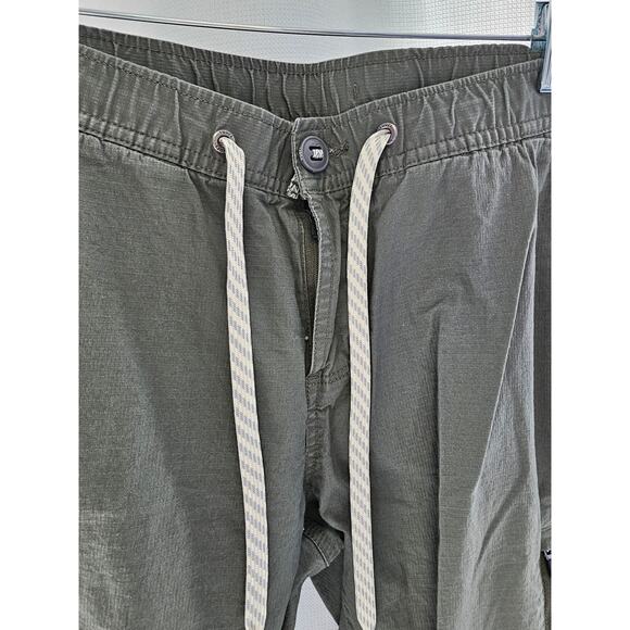 Vuori  Ripstop Pant Olive Green Cropped Women's Pants
size Small - Picture 5 of 10